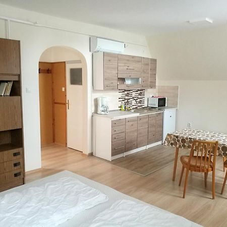Revesz Vendeghaz Hotel Harkány Екстериор снимка