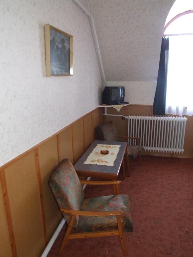 Revesz Vendeghaz Hotel Harkány Стая снимка