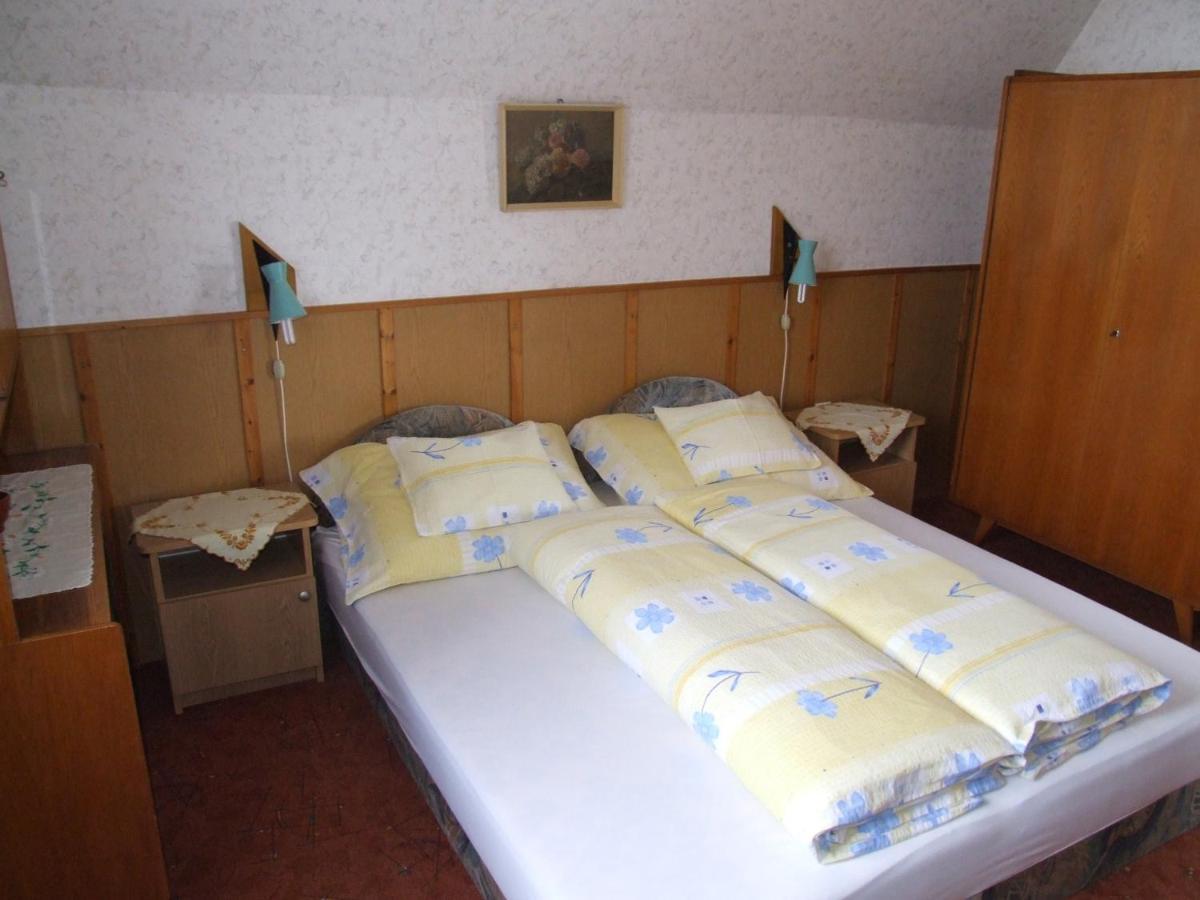 Revesz Vendeghaz Hotel Harkány Стая снимка