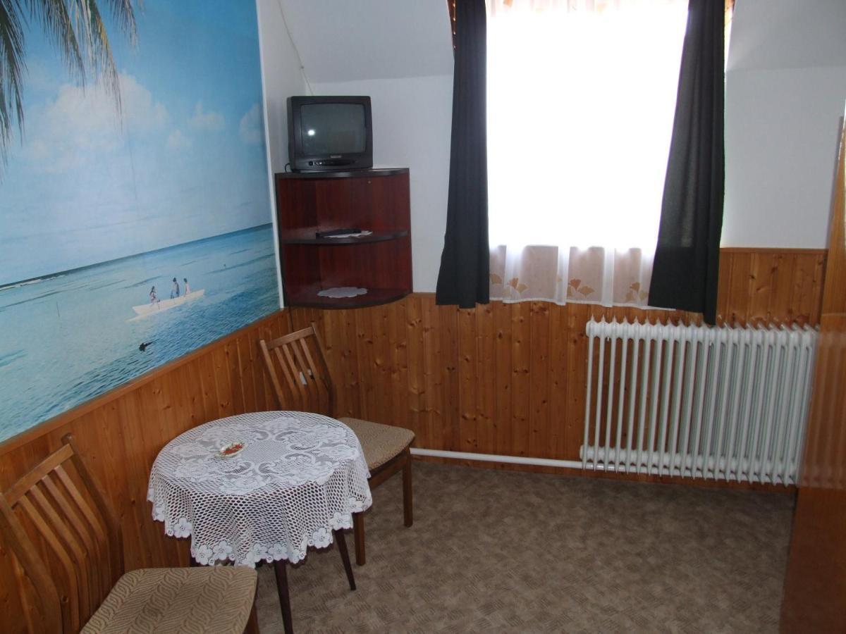 Revesz Vendeghaz Hotel Harkány Екстериор снимка
