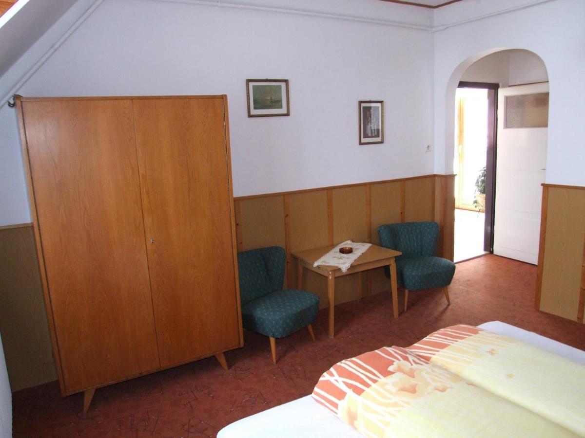 Revesz Vendeghaz Hotel Harkány Стая снимка