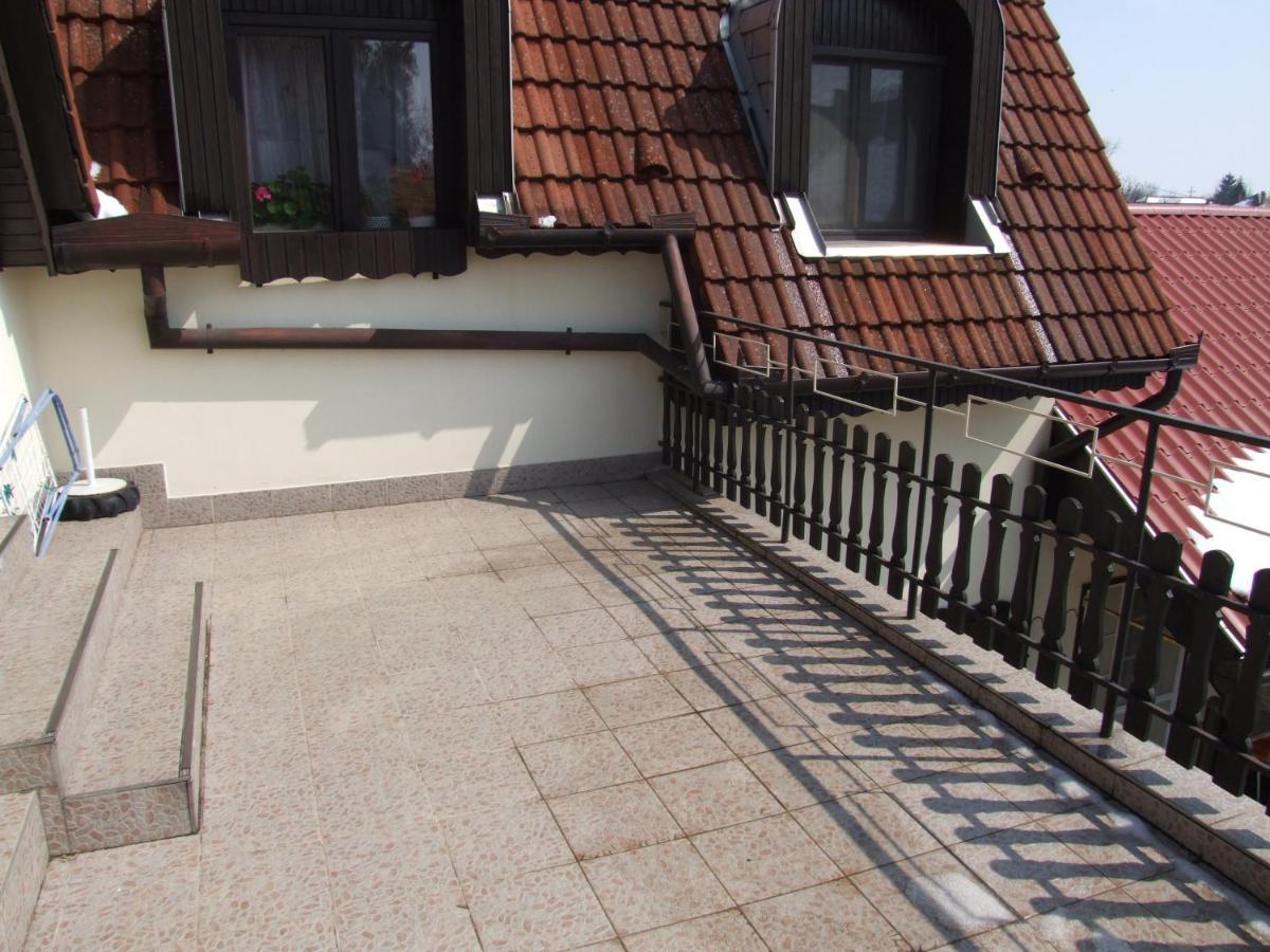 Revesz Vendeghaz Hotel Harkány Екстериор снимка