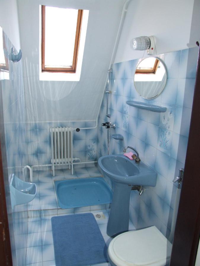 Revesz Vendeghaz Hotel Harkány Стая снимка