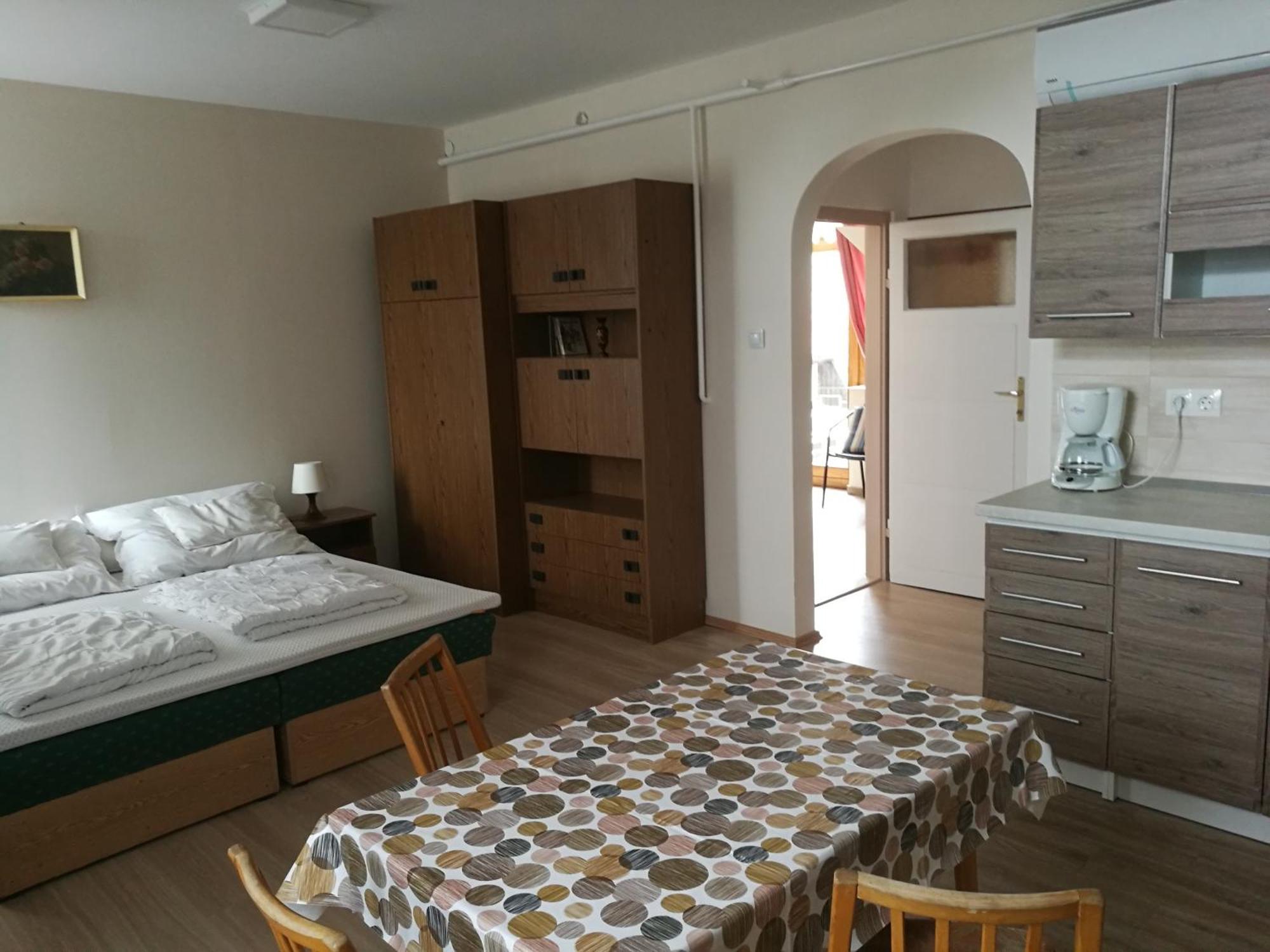 Revesz Vendeghaz Hotel Harkány Екстериор снимка