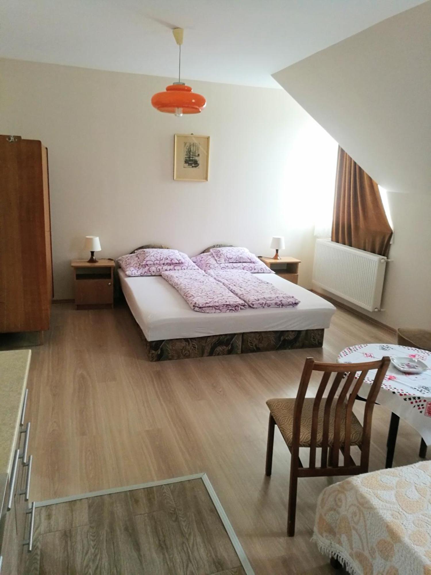 Revesz Vendeghaz Hotel Harkány Екстериор снимка