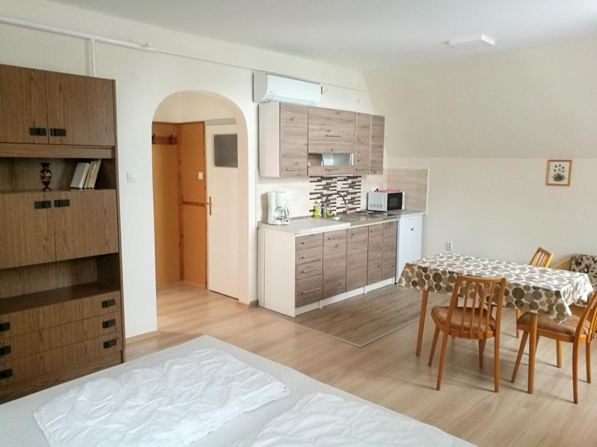 Revesz Vendeghaz Hotel Harkány Екстериор снимка