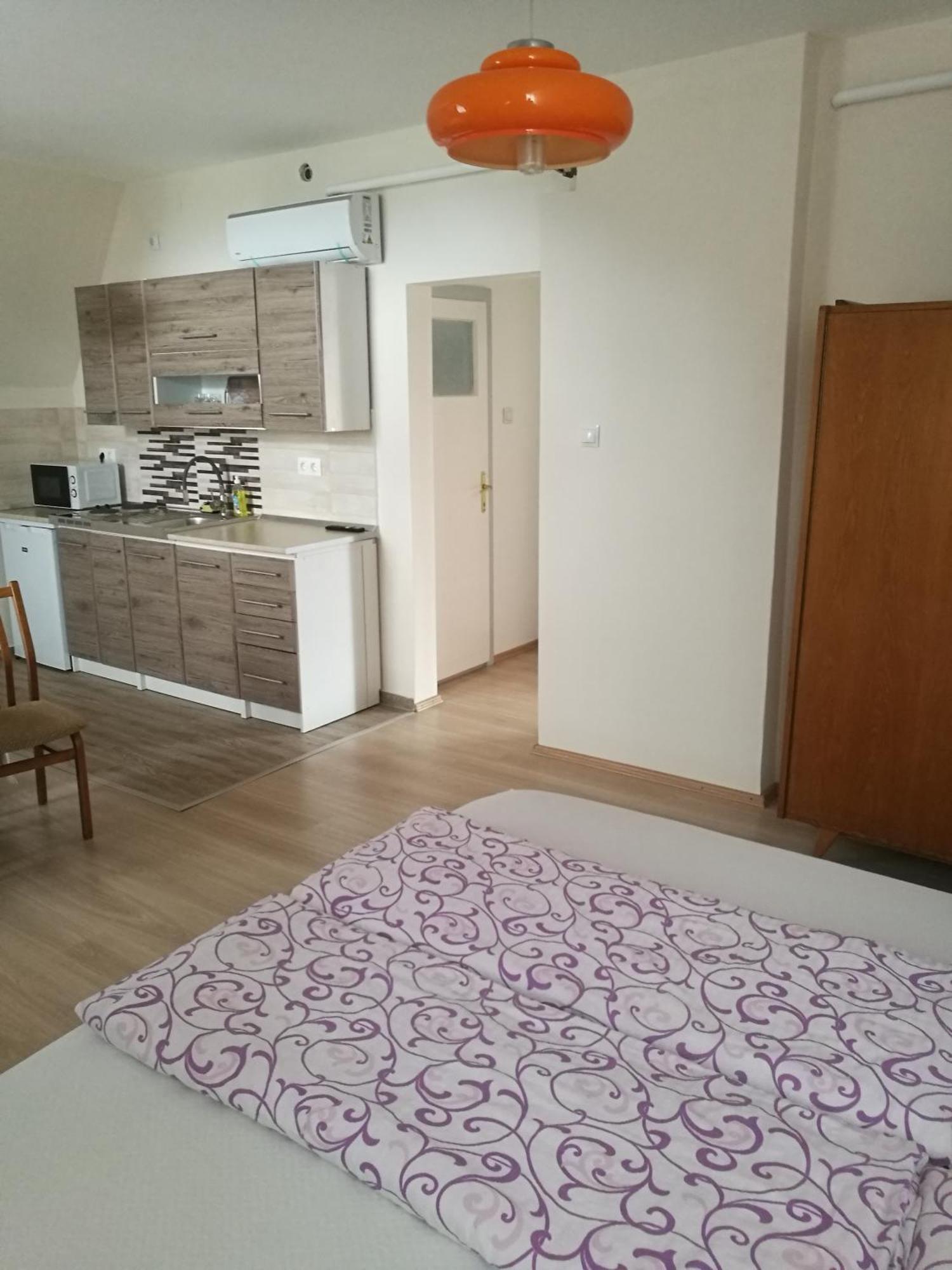 Revesz Vendeghaz Hotel Harkány Екстериор снимка