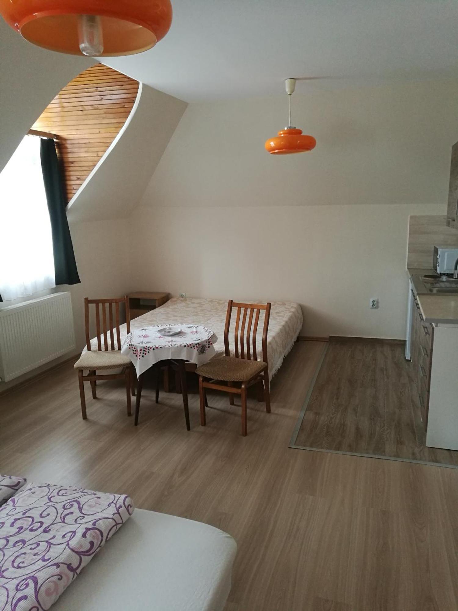 Revesz Vendeghaz Hotel Harkány Екстериор снимка